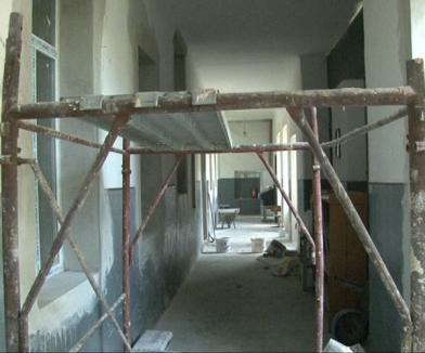 Peste 700 de structuri de şcoli din satele bihorene nu au autorizaţie de funcţionare